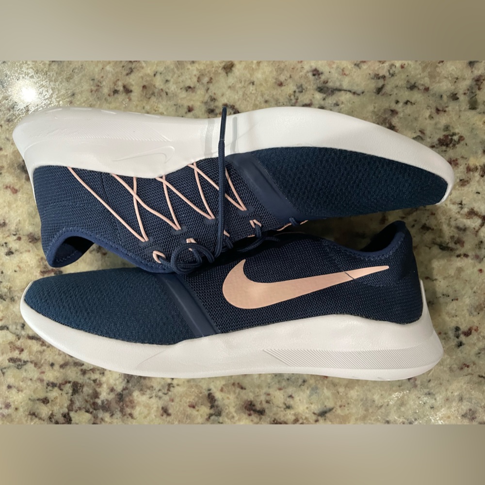 Nike tennis shoes